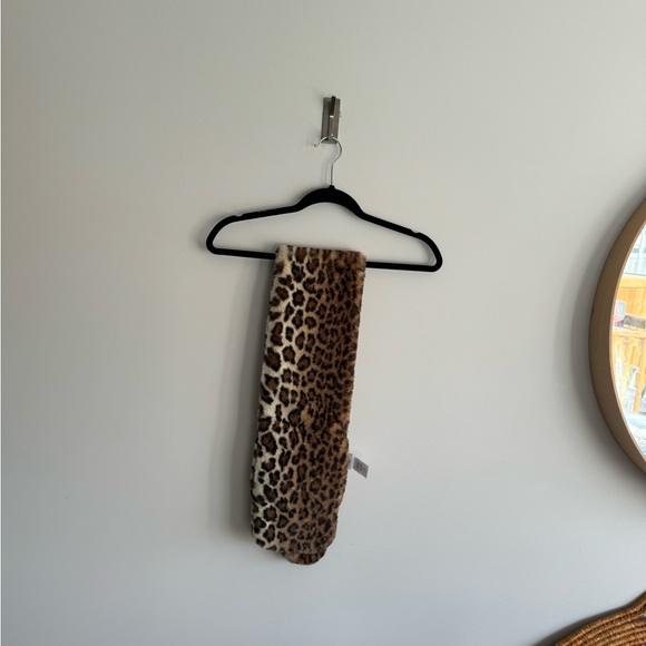 Cabi one size leopard print faux fur neck winter warmer - Picture 2 of 8